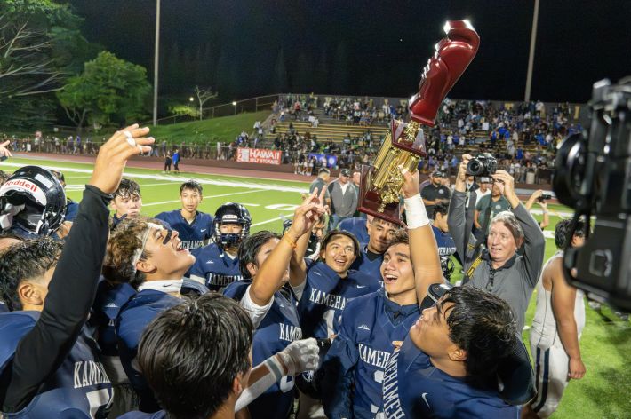 Kamehameha Schools Maui wins first football state title